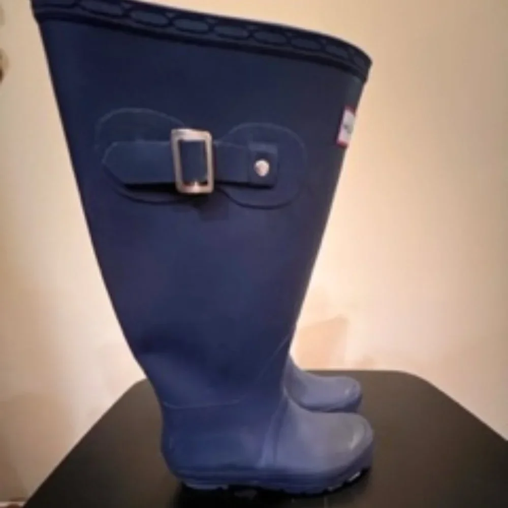 Hunter size 6 blue tall rain boots
